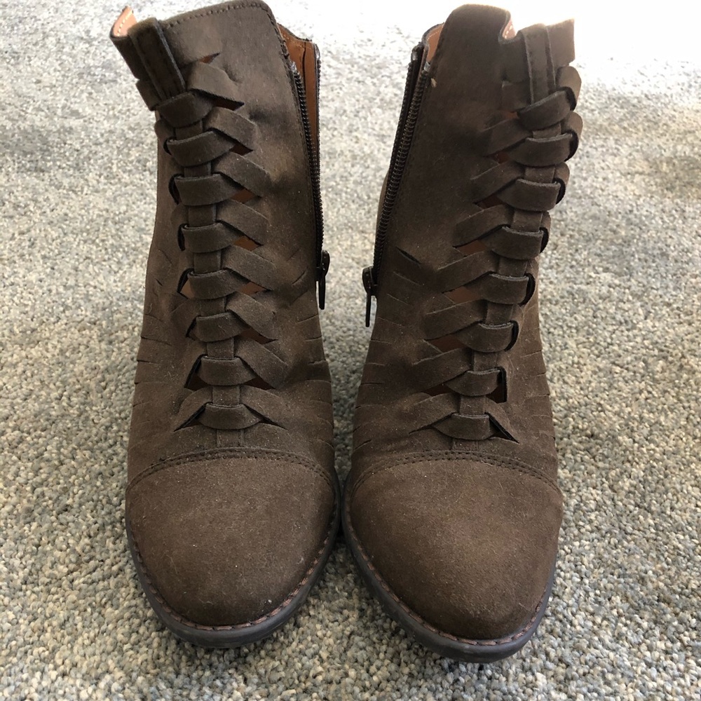 Ankle boots